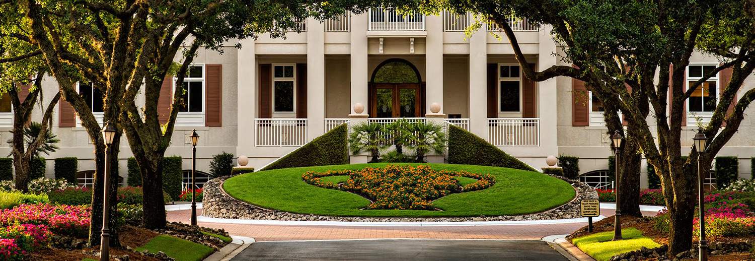 Naples National Golf Clubhouse front entrance